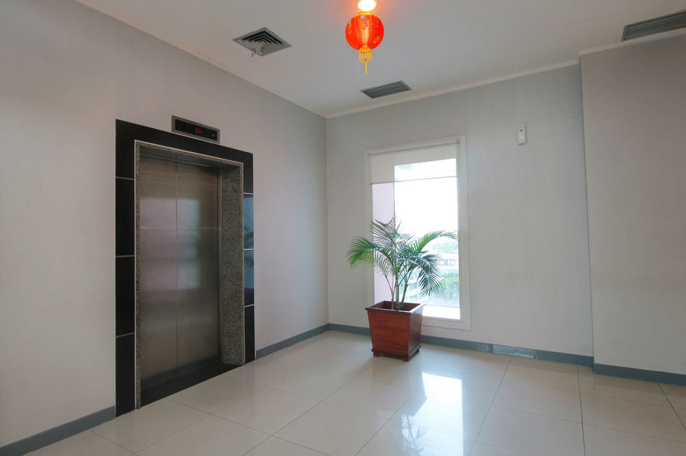 Airy Glodok Pinangsia Raya Jakarta Hotel Exterior photo